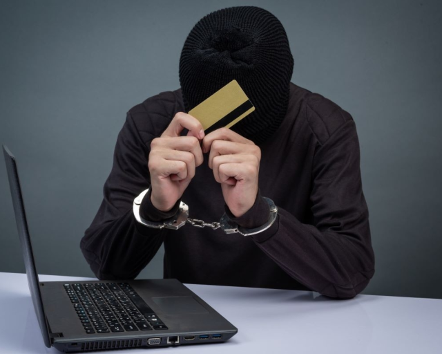 Wyłudzenia "na znajomego" - bankowcy uczą, jak nie dać się oszustom