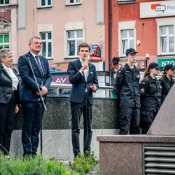 121. urodziny Jana Kiepury. Złożono kwiaty przed domem w Sosnowcu