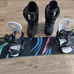 Deska snowboardowa dziecięca z wiązaniami i butami