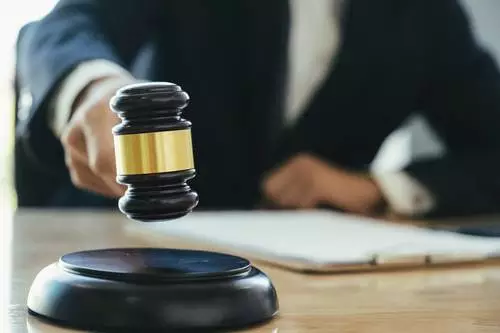 Dlaczego warto skonsultować się z adwokatem przed podjęciem ważnej decyzji prawnej