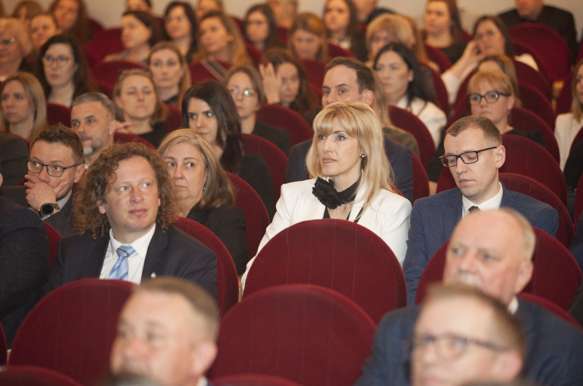 Wyjątkowa sesja Rady Miejskiej. Prezydent Sosnowca nadał honorowe obywatelstwa / fot. UM Sosnowiec