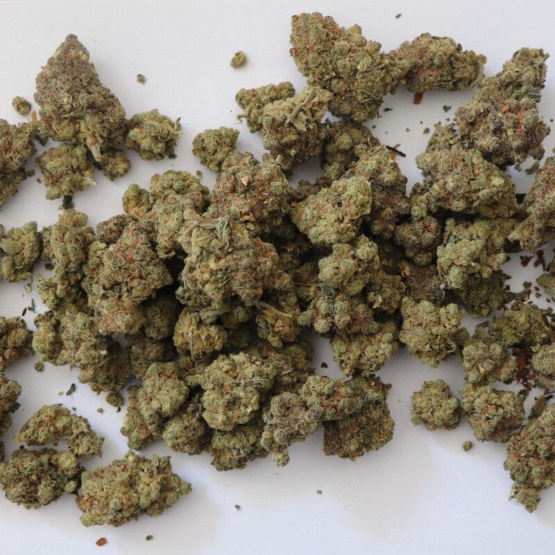 Marihuana i grzyby halucynogenne w garażu 22-latka – grozi mu do 10 lat więzienia