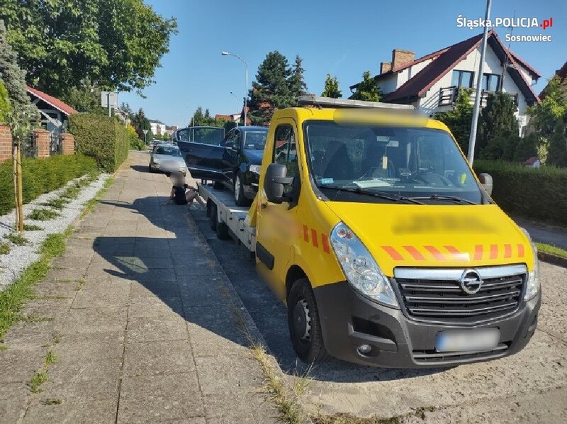 Nietrzeźwy kierowca lawety miał holować należący do policjanta samochód. Został zatrzymany