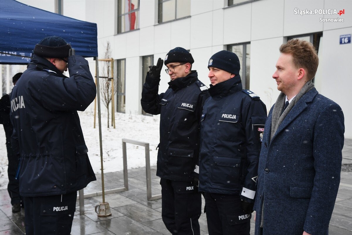 Nowoczesny obiekt, mieszczący się przy ulicy Janowskiego 16, powstał na działce podarowanej Policji przez władze Sosnowca.