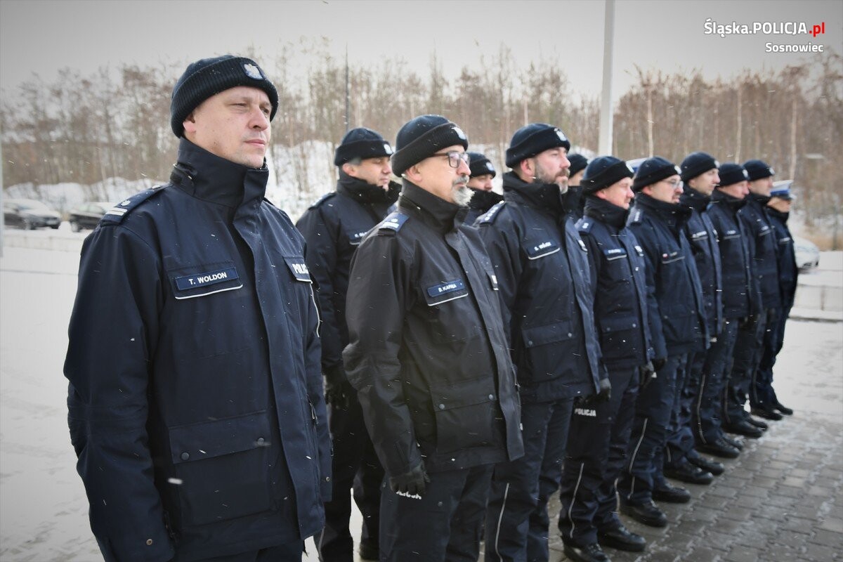 Nowoczesny obiekt, mieszczący się przy ulicy Janowskiego 16, powstał na działce podarowanej Policji przez władze Sosnowca.