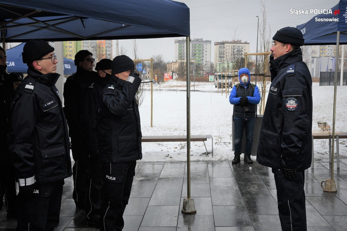 Nowoczesny obiekt, mieszczący się przy ulicy Janowskiego 16, powstał na działce podarowanej Policji przez władze Sosnowca.