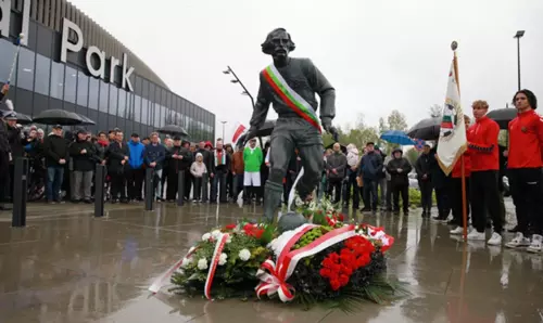 Odsłonięcie rzeźby Włodzimierza Mazura, legendy piłkarskiego Zagłębia Sosnowiec