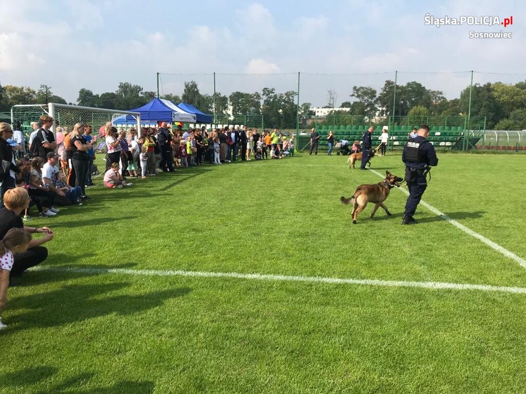 Z nadejściem roku szkolnego sosnowieccy policjanci włączają się we wszelkie inicjatywy, dzięki którym można promować bezpieczne zachowania.