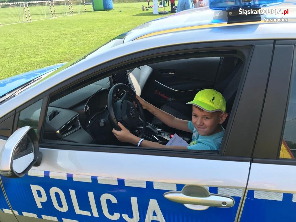 Z nadejściem roku szkolnego sosnowieccy policjanci włączają się we wszelkie inicjatywy, dzięki którym można promować bezpieczne zachowania.