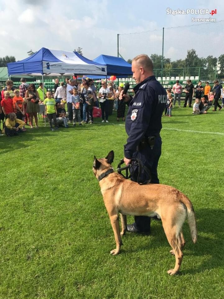 Z nadejściem roku szkolnego sosnowieccy policjanci włączają się we wszelkie inicjatywy, dzięki którym można promować bezpieczne zachowania.