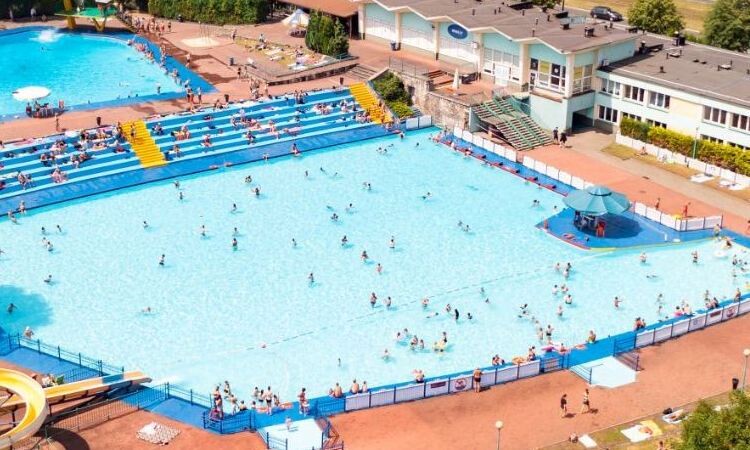 Pływalnia w Sielcu otwarta w weekend! Skorzystaj z promocji za pół ceny