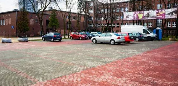 Ponad 100 miejsc parkingowych przy Energetycznym Centrum Kultury