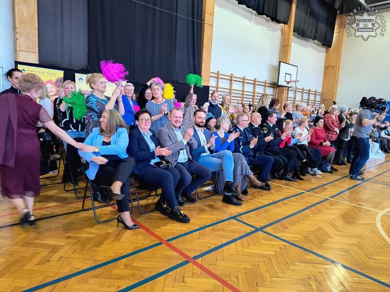 Projekt „Być Kobietą, Być Kobietą”: 24 seniorki zaprezentowały się na wybiegu