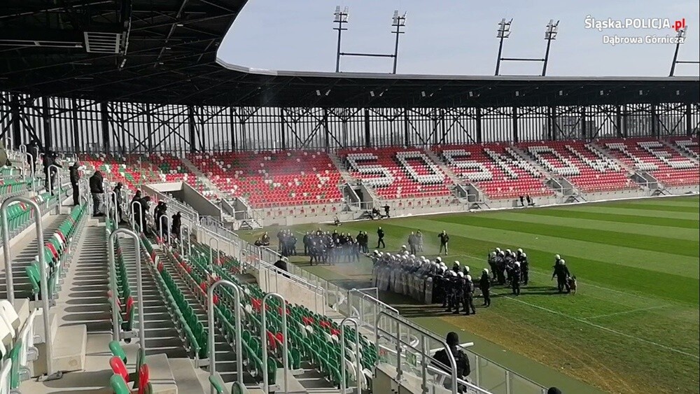 Szkolenie dąbrowskich policjantów na stadionie Zagłębia / fot. KMP Sosnowiec