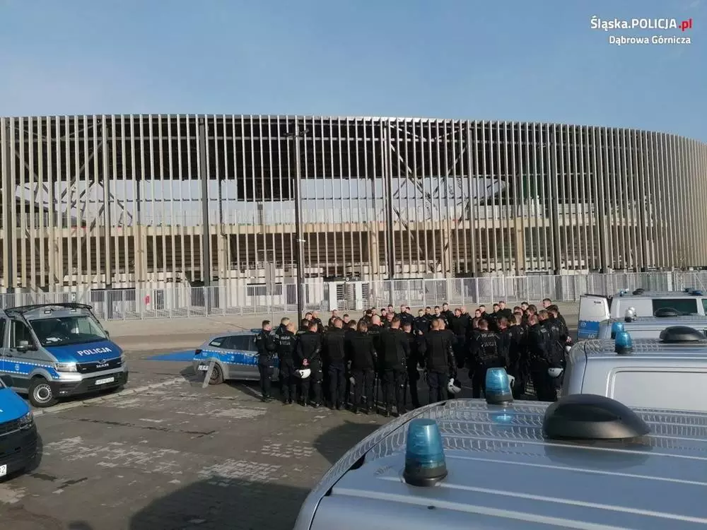 Szkolenie dąbrowskich policjantów na stadionie Zagłębia / fot. KMP Sosnowiec