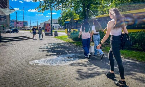 Upały dają się we znaki! Łuki zamgławiające pomogą się ochłodzić sosnowiczanom