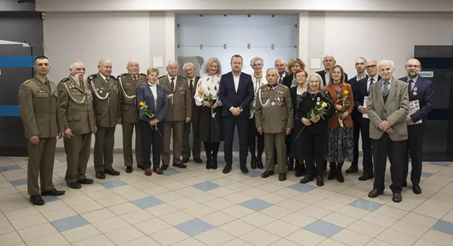 Uroczystość przyznania odznaczeń w Sosnowcu. Kombatancki Krzyż Pamiątkowy "Zwycięzcom" / fot. UM Sosnowiec