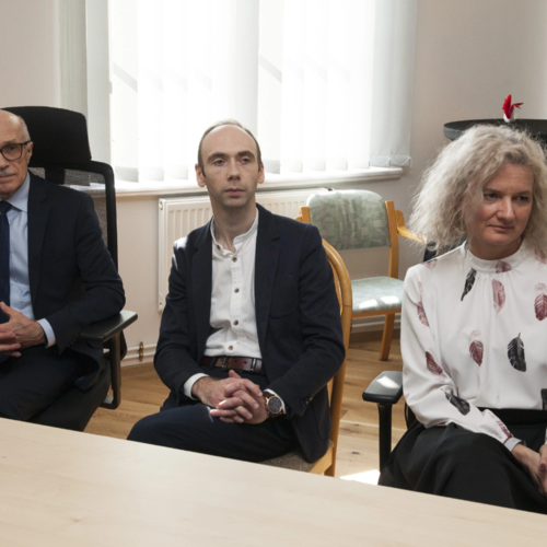 Uroczysto&#347;&#263; przyznania odznacze&#324; w Sosnowcu. Kombatancki Krzy&#380; Pami&#261;tkowy "Zwyci&#281;zcom"