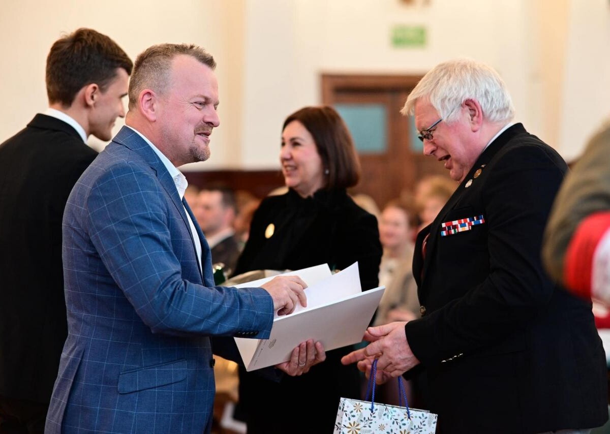Sosnowiczanin otrzymał złotą odznakę honorową za Zasługi dla Województwa Śląskiego / fot. Arkadiusz Chęciński